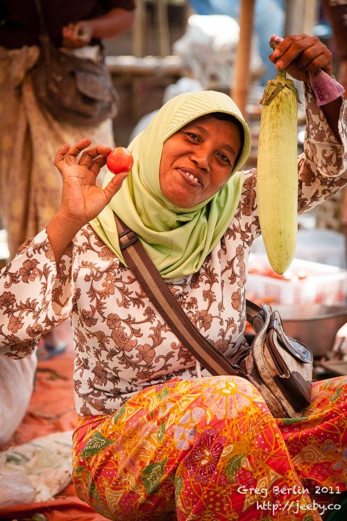 Happy Market lady, Sekotong Barat, Lombok, Indonesia